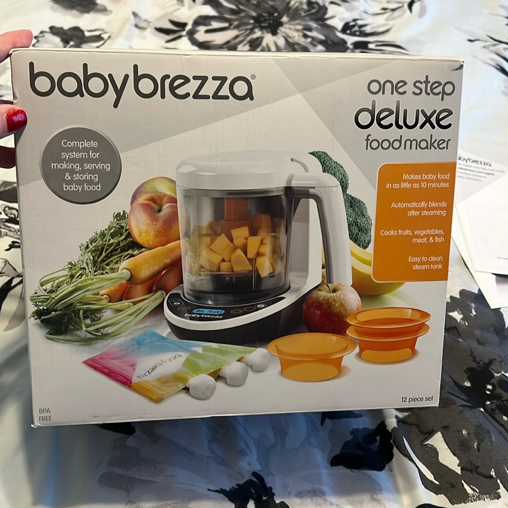 Baby Brezza baby food maker